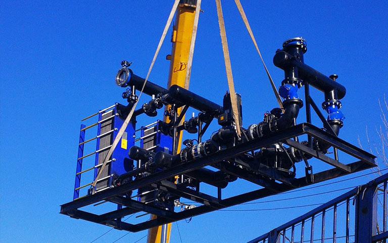 北京某物業(yè)換熱站吊裝現(xiàn)場(chǎng)